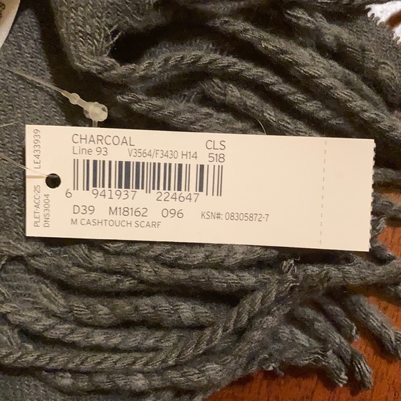 Lands’ End CashTouch Scarf NWT - Picture 2 of 3